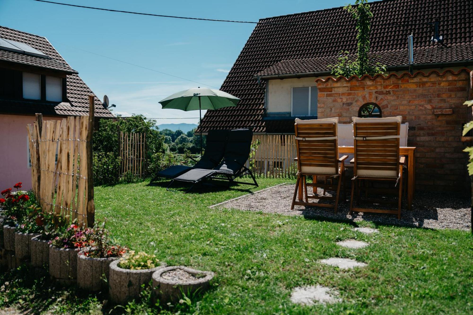 Ferienwohnung Am Weinberg Boetzingen ภายนอก รูปภาพ